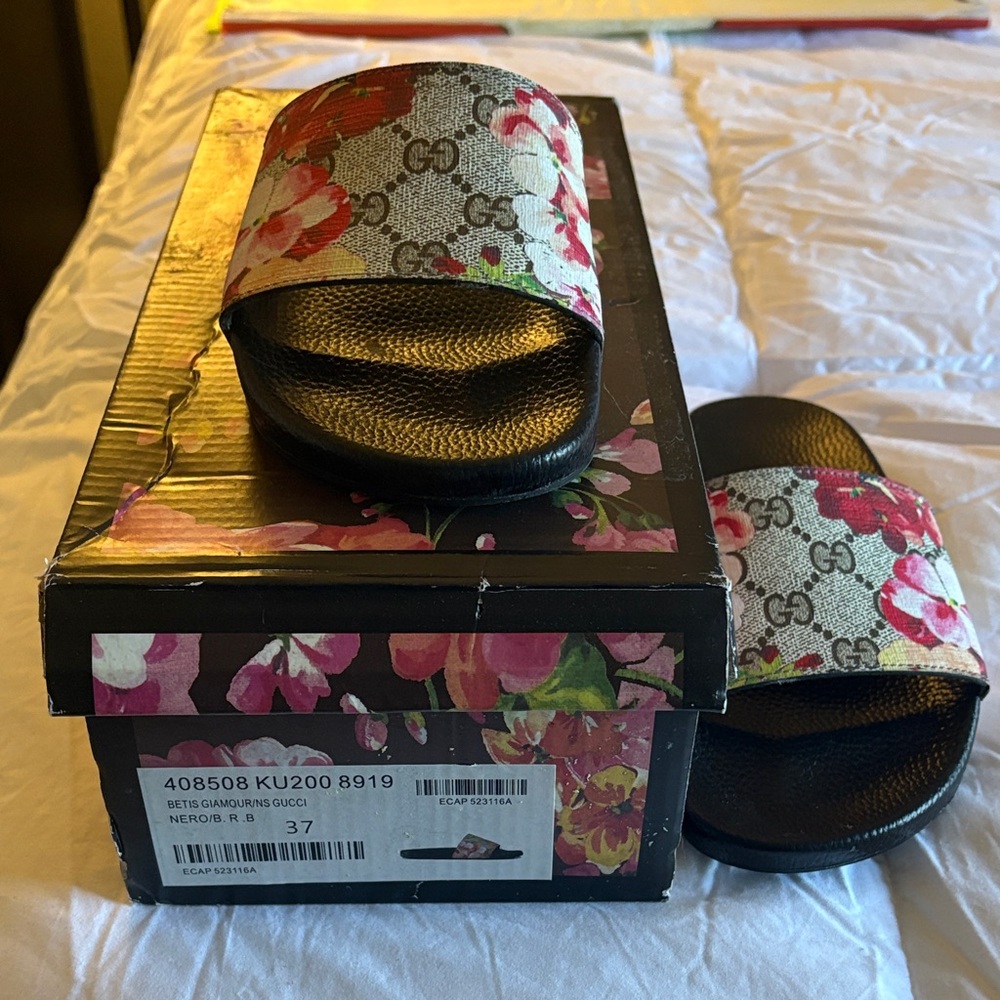 Gucci Floral Slides - Black and Red Size 7